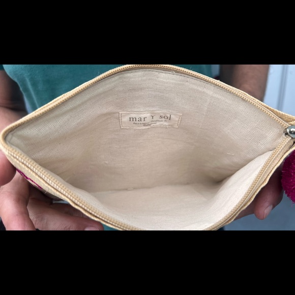 Mar Y Sol Raffia coated straw Clutch in Camel Straw with Pink Embroidered Hearts - Picture 6 of 7